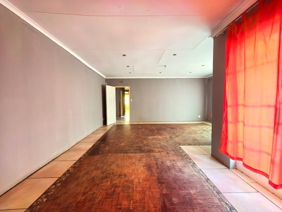 4 Bedroom Property for Sale in Vaalpark Free State